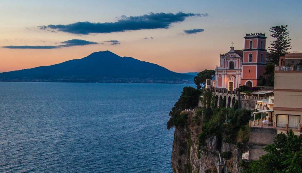 Hotel Oriente Vico Equense Eksteriør bilde